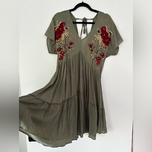 LA TROUPE khaki floral embroidered dress with a tie back and short sleeves